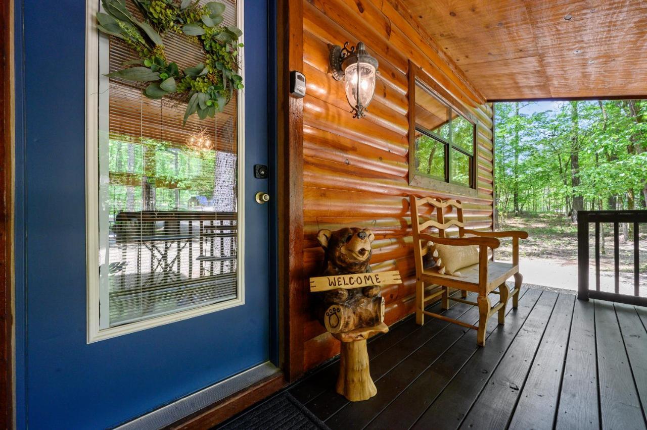 Hickory Bear - Cabin Surrounded By Pines, Sleeps 10, Hot Tub, Fire Pit, Arcade, Foosball Table & Deck Slide Broken Bow Eksteriør billede