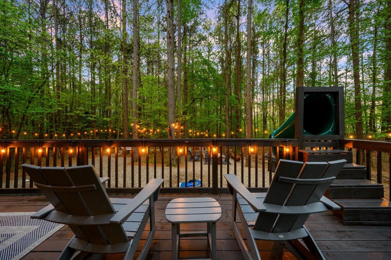 Hickory Bear - Cabin Surrounded By Pines, Sleeps 10, Hot Tub, Fire Pit, Arcade, Foosball Table & Deck Slide Broken Bow Eksteriør billede