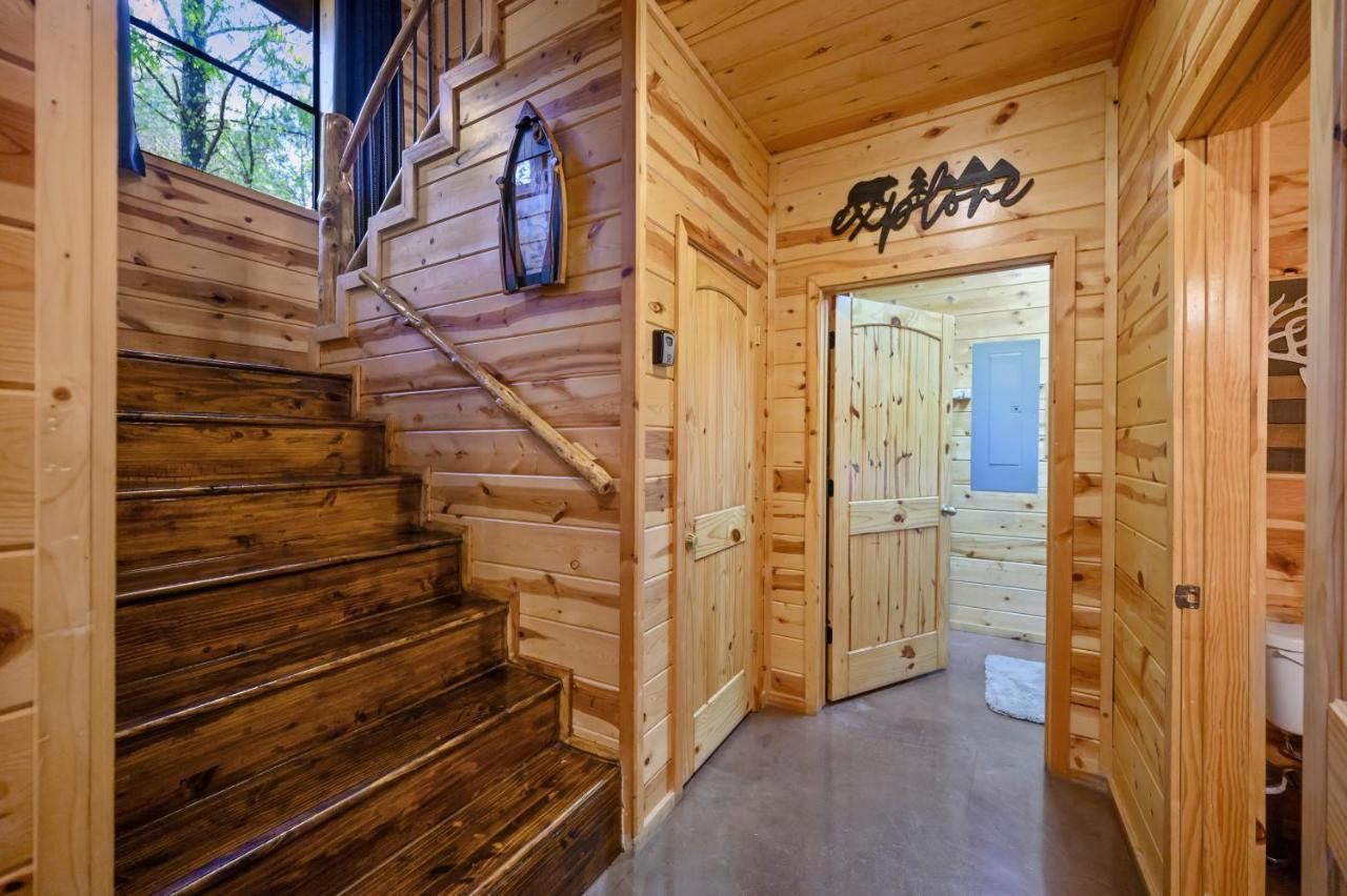 Hickory Bear - Cabin Surrounded By Pines, Sleeps 10, Hot Tub, Fire Pit, Arcade, Foosball Table & Deck Slide Broken Bow Eksteriør billede
