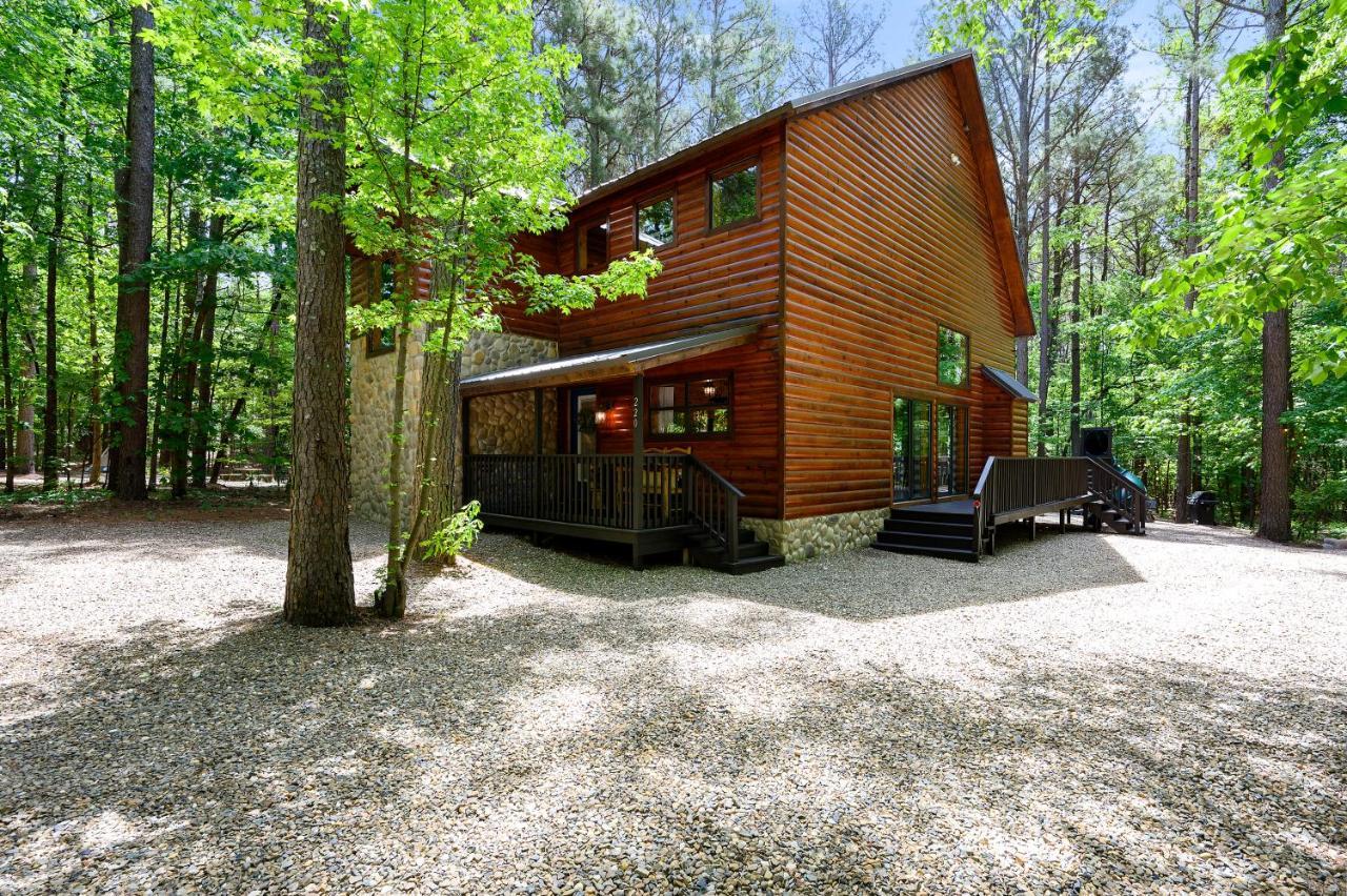 Hickory Bear - Cabin Surrounded By Pines, Sleeps 10, Hot Tub, Fire Pit, Arcade, Foosball Table & Deck Slide Broken Bow Eksteriør billede