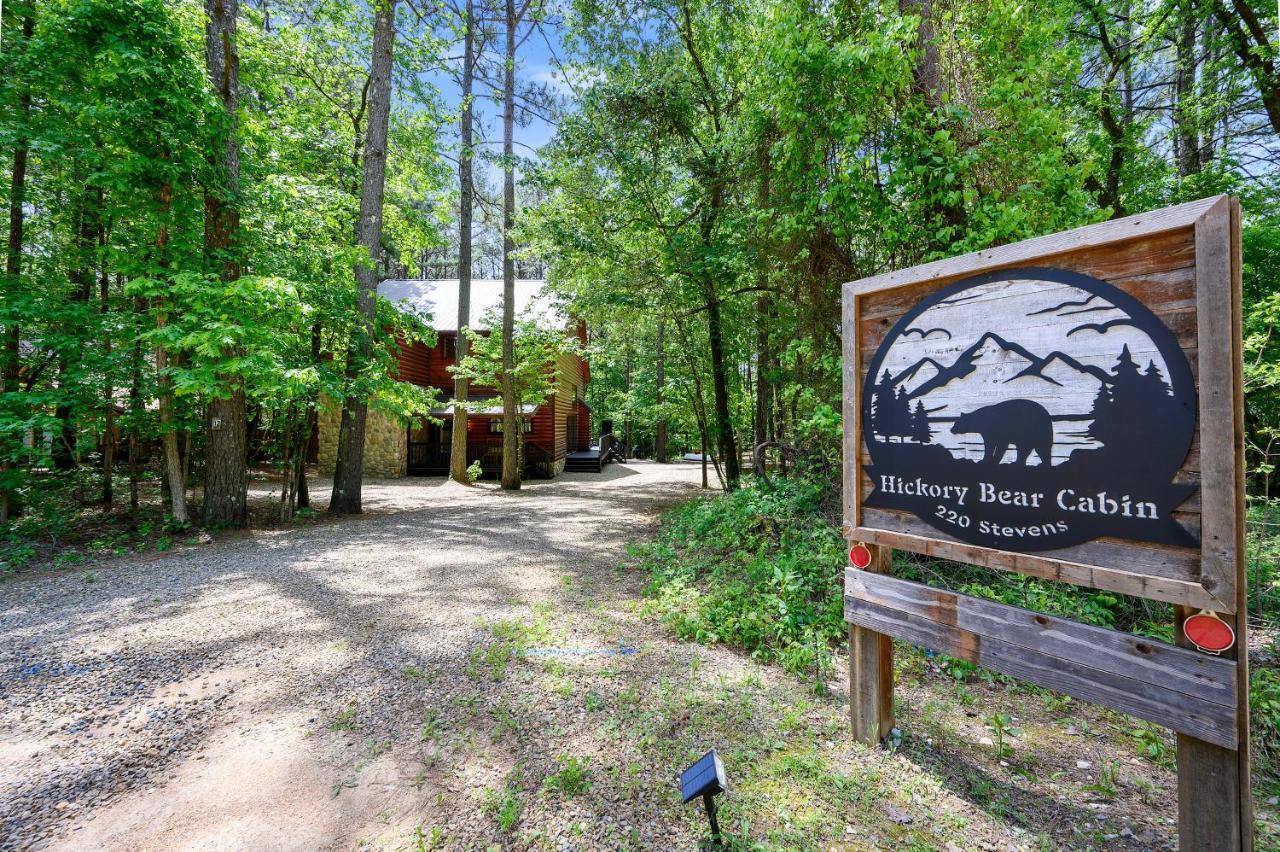 Hickory Bear - Cabin Surrounded By Pines, Sleeps 10, Hot Tub, Fire Pit, Arcade, Foosball Table & Deck Slide Broken Bow Eksteriør billede